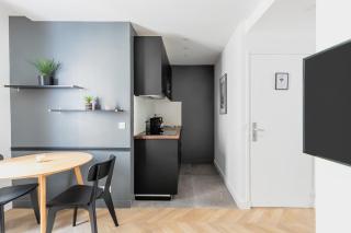 unwind in timeless comfort - Paris - 8