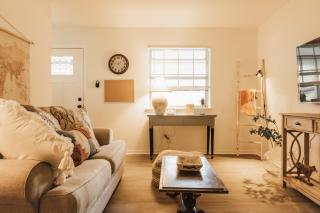 Summer Getaway at Wabi Sabi Home with Cowboy Pool - Austin - 5