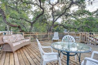Cozy Couples Cottage with View Near Canyon Lake! - 0