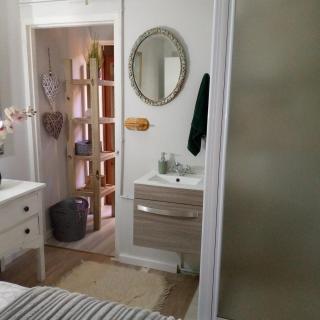 95 on 15th Downstairs - Rustic - East London - 2