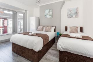 Fairburn House - Air Host & Stay - Liverpool - 4