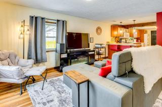 1 Mi to IU Hoosier Home with Fire Pit and Fenced Yard - Bloomington - 7