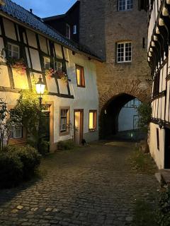 Am Hirtenturm, anno 1397, auf der Quelle der Ahr - Blankenheim - 9