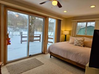Charming, Pet-friendly Lake front Retreat WiFi - 6