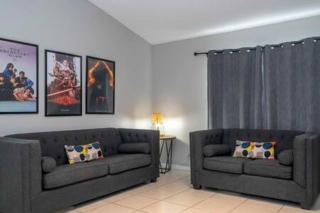 Amazing 5 BR wgame room minutes from Disney - 1