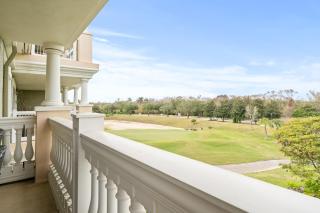 Centre Court Luxury, 3 bed, 3 bath, Private Balcony, 1026 - 8