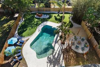 Luxury Getaway - Sleeps 12 Pool HTD Beach Closeby - Seminole - 4