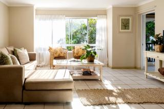 Ukhutula Plett - Spacious Central Self-Catering - 3