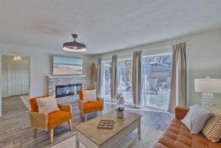 This is the ONE! 3 King Beds - Heated Pool - 7 Min to Beach - Garage Game Room - 1