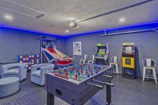 This is the ONE! 3 King Beds - Heated Pool - 7 Min to Beach - Garage Game Room - 9