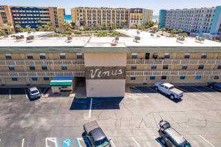 2 BR Condo with Shared Pool and Beach Access - 4