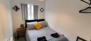 4 beds spacious Apartment, with Parking & WIFI, CHAFFORD HUNDRED, near station & shopping, long stays! - West Thurrock - 3