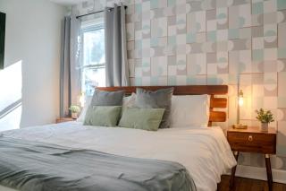 Luxe Jazz~4 Bed~Updated~Fun - 1