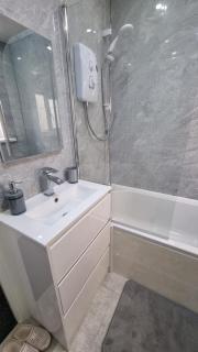 Cosy Retreat Your Home Away - Portsmouth - 3