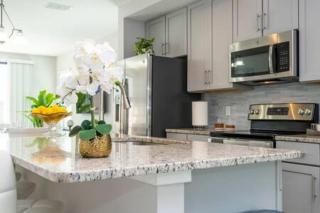 Beautiful 4 Bed3.5 Bath with Jacuzzi - Kissimmee - 3