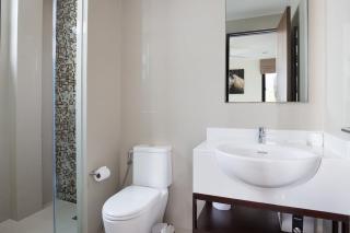 Modern 5-Bedroom Pool Villa - - 2