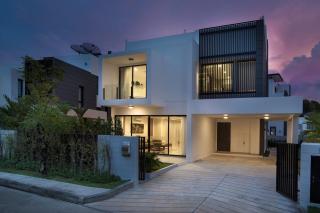 Modern 5-Bedroom Pool Villa - - 0