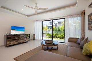 Modern 5-Bedroom Pool Villa - 8