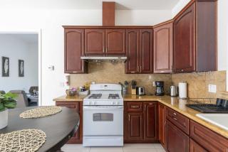 Elegant Retreat Modern Comforts Prime Location - Rosemead - 6