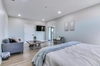 Spacious Barndominium walking distance-Lucas Oil! - 8