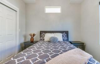 Spacious Barndominium walking distance-Lucas Oil! - 6