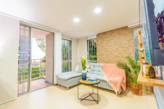 Modern Apartment Ultra Fast Internet in El Poblado - Medellín - 4