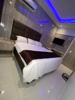 City Luxury Hotels - Onitsha - 3