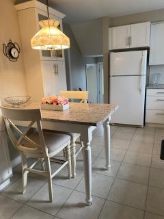 Cheerful 4 bedroom with sunroom - Belleville - 1