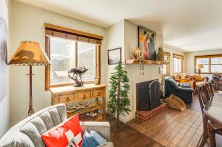 half Mi to Skiing Red River Condo with Free Shuttle! - Red River - 4