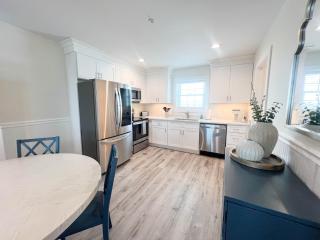 3004 Queen Suite, 3rd Floor Oasis - Surf City - 2