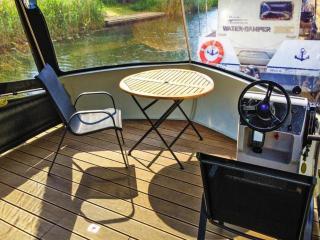 Hausboot auf der Peene, Demmin - 7