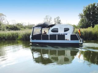 Hausboot auf der Peene, Demmin - 3