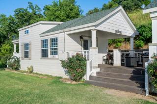 CrossTimbers Marina and Cottages - Sperry - 4