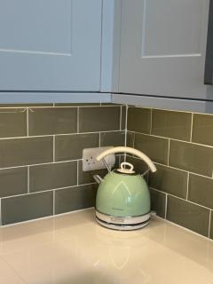 Beautiful 2 Bed Apartment on the Beach - Worthing - 5