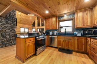 Private•OMG Views•Hot Tub•Firepit•10 min to Downtown - Blue Ridge - 3