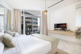 Panoramic! Burj Khalifa and Canal View! - 3