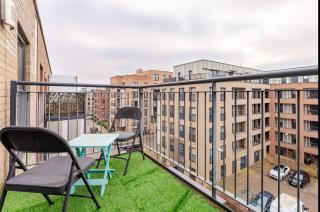 Modern 2 Bed Flat with Balcony, Easy London Access - London - 0
