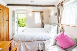 Swift Host - Studio - Barn Cottage - Garden - Parking - 6