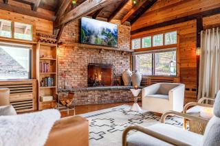 Couple's Retreat Lodge with Hot Tub and River Views - 0