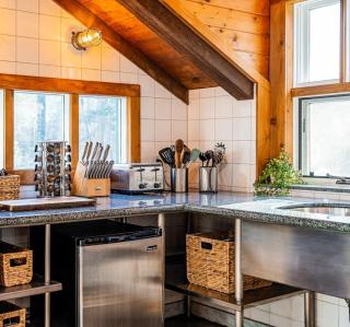 Couple's Retreat Lodge with Hot Tub and River Views - 7