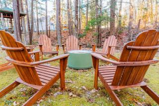 Couple's Retreat Lodge with Hot Tub and River Views - 1