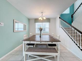 Relaxing, Stylish Home with Pool & Spa in Solara Resort - Kissimmee - 5