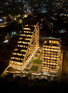 Luxury One-Bedroom Apt at The Signature Near Airport - 0