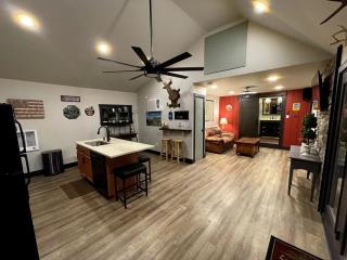 Twin Oaks Cabin at Linville, Private, New remodel - Newland - 6