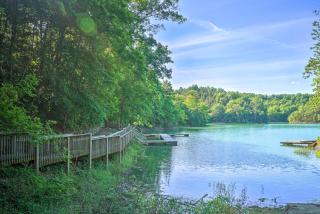 Cabin with Deck, Hot Tub and Douglas Lake Resort Perks - Sevierville - 8