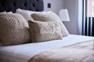 Birmingham Gem 2-Bed with Netflix, Fun & Parking - 4