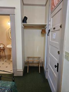 Hotel Planter - La Conner - 1