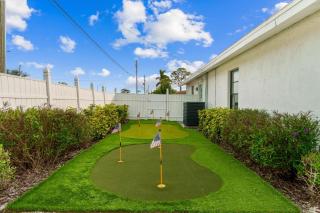 Heated Pool Mini Golf Game Room Near Beaches - 8