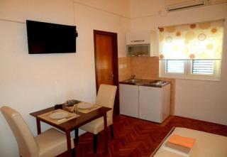 Apartments Ognjen - Betina - 7