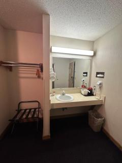 Denison Inn and Suites - Denison - 4